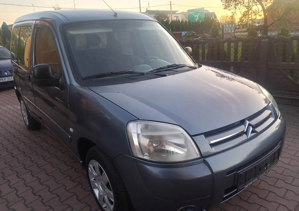 Citroen Berlingo cena 11999 przebieg: 237000, rok produkcji 2006 z Pleszew małe 379